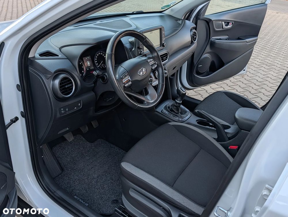 Hyundai Kona - 32
