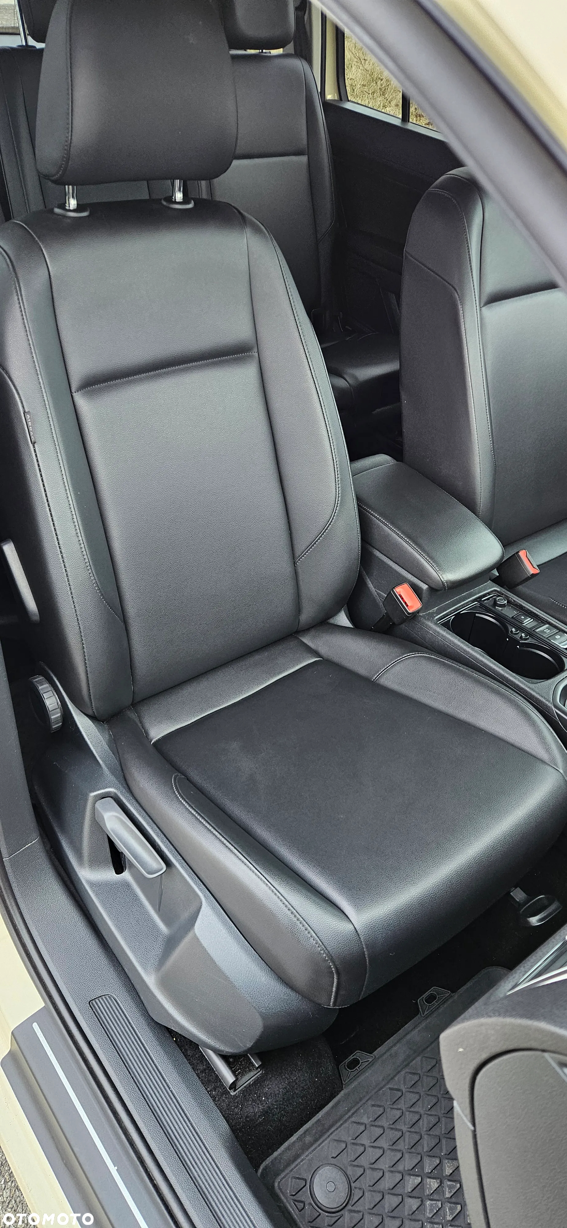 Volkswagen Touran 2.0 TDI SCR DSG UNITED - 13