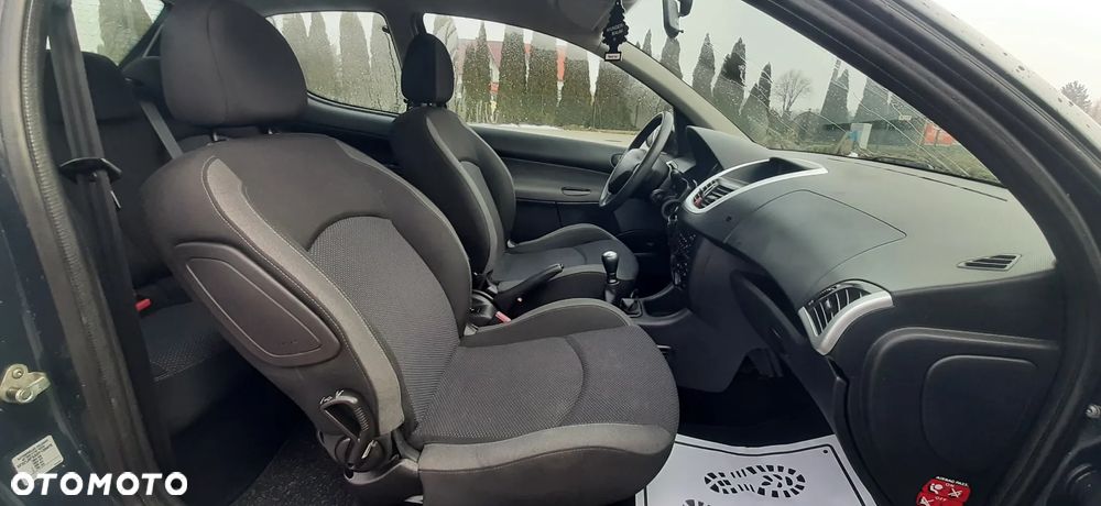 Peugeot 206 plus - 32