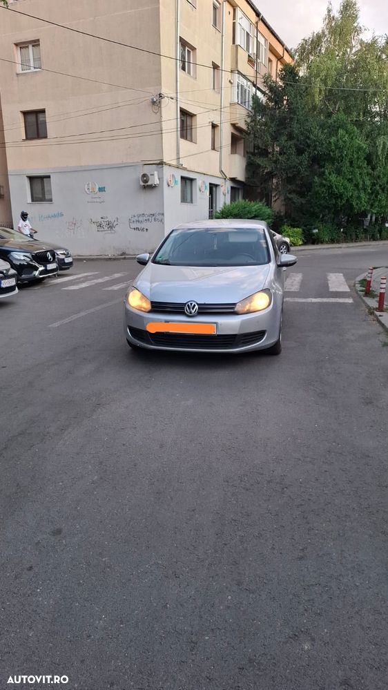 Volkswagen Golf - 2