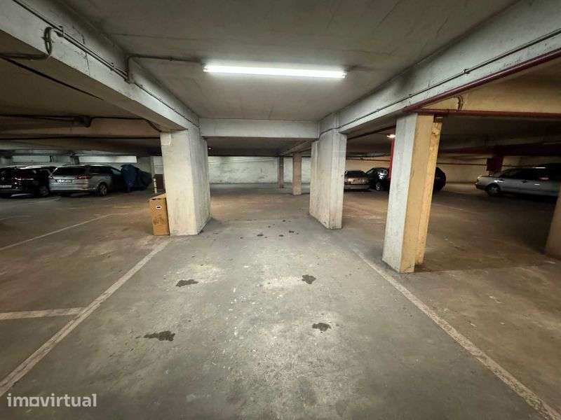 Arrenda-se Garagem Costa Caparica - Grande imagem: 3/8