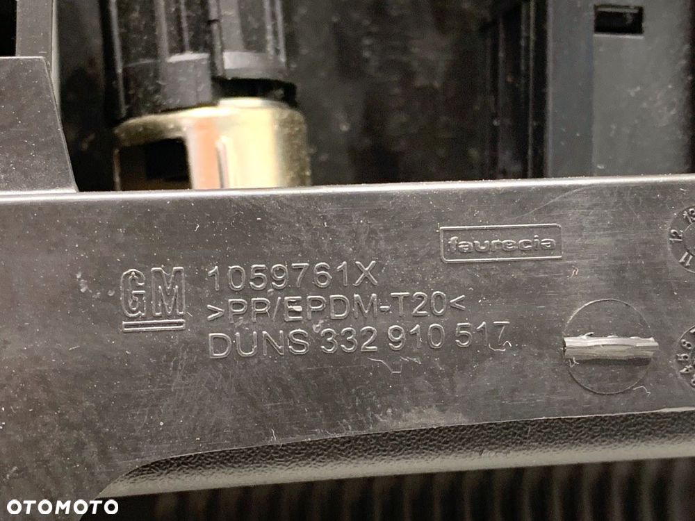 GNIAZDO USB  OPEL ZAFIRA TOURER C (P12) 2011 - 2022 2.0 CDTi (75) 96 kW [130 KM] olej napędowy 2011 - 3