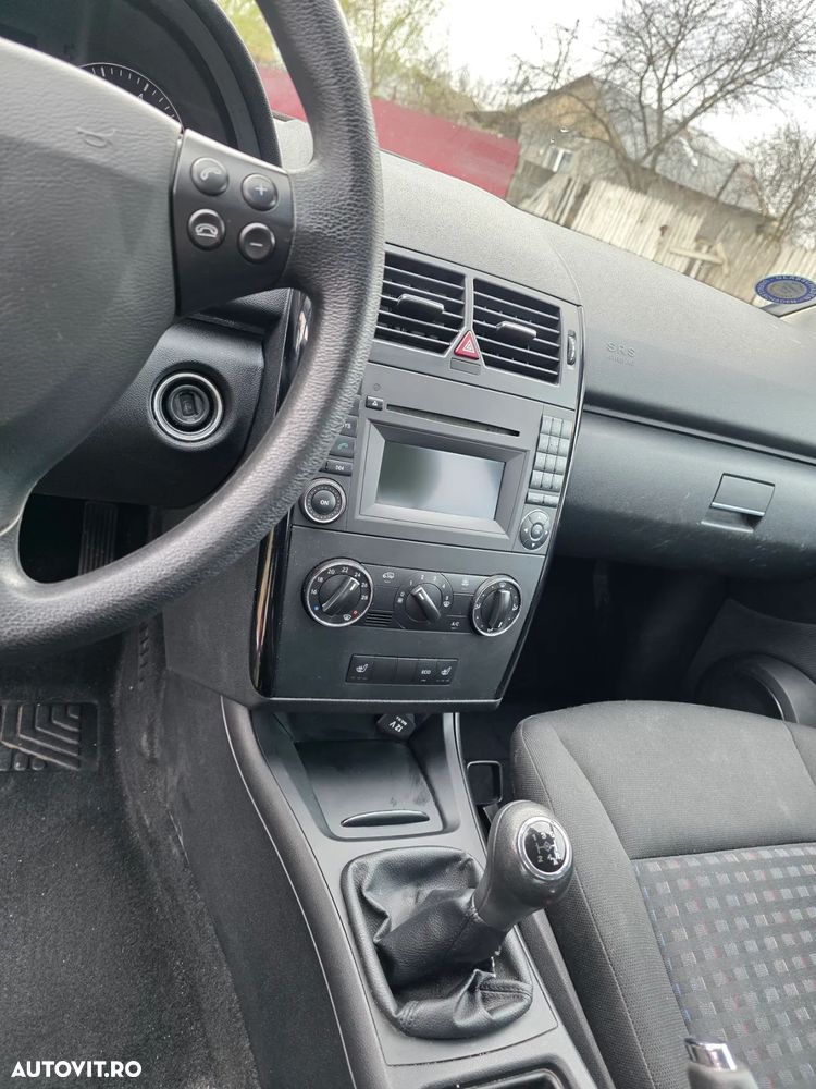 Mercedes-Benz A 160 BlueEFFICIENCY Elegance - 9