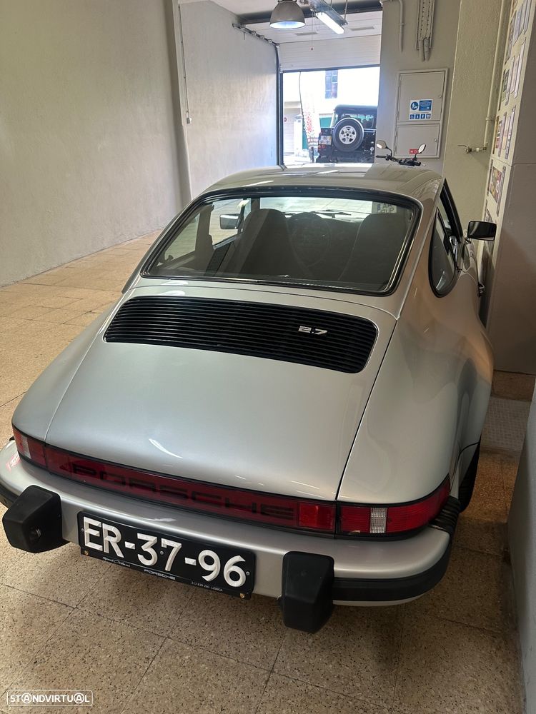 Porsche 911 Série F - 5
