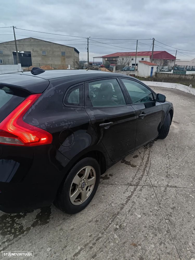 Volvo V40 D2 Momentum - 3