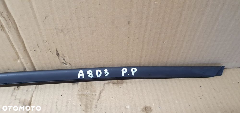 Listwa szyby czołowej prawy przód Audi A8 D3 - 3