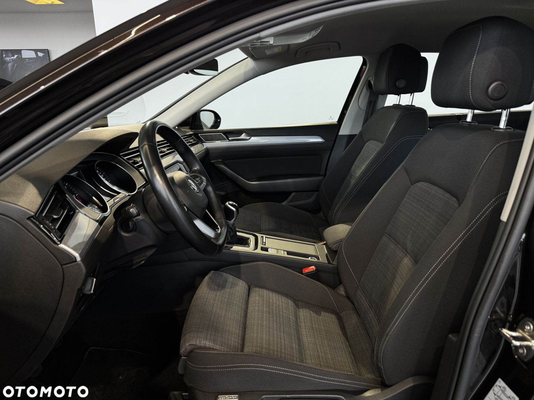 Volkswagen Passat - 13