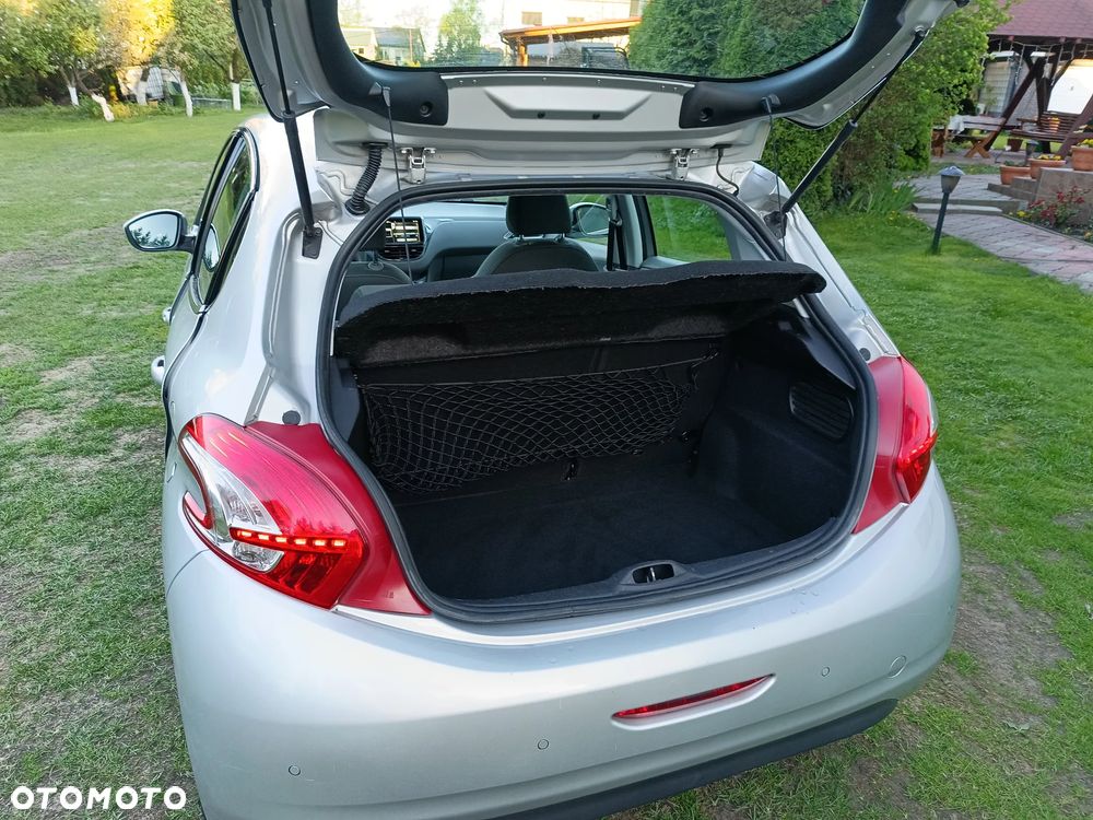 Peugeot 208 120 VTI Automatik Allure - 24