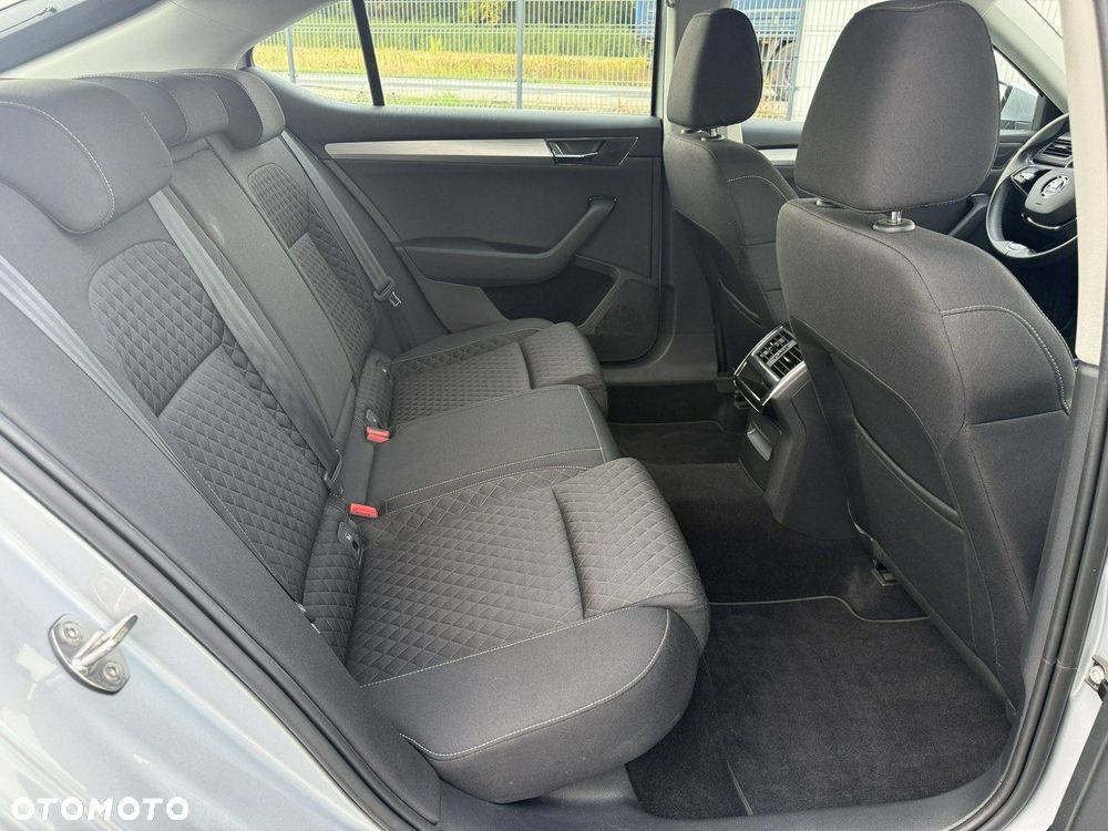 Skoda Superb 2.0 TDI SCR Ambition - 28