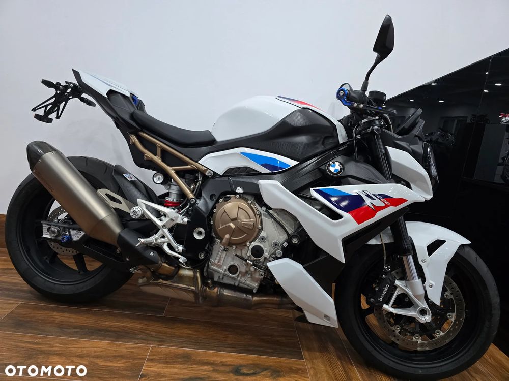 BMW S - 16