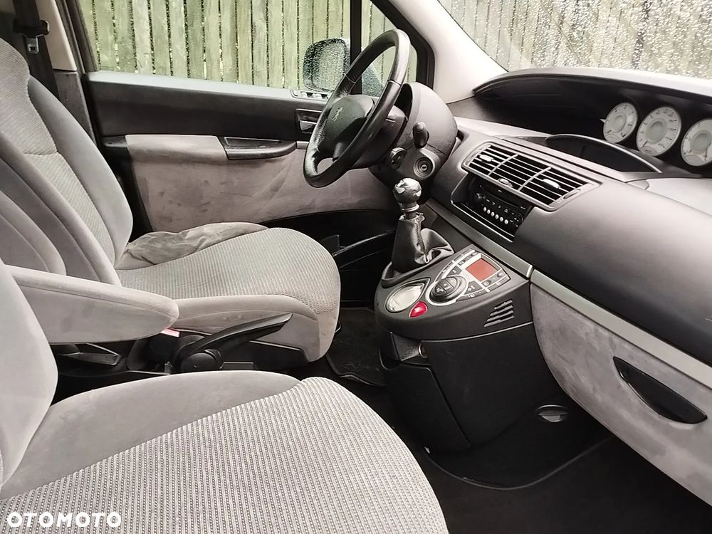 Peugeot 807 HDi 135 Premium - 8