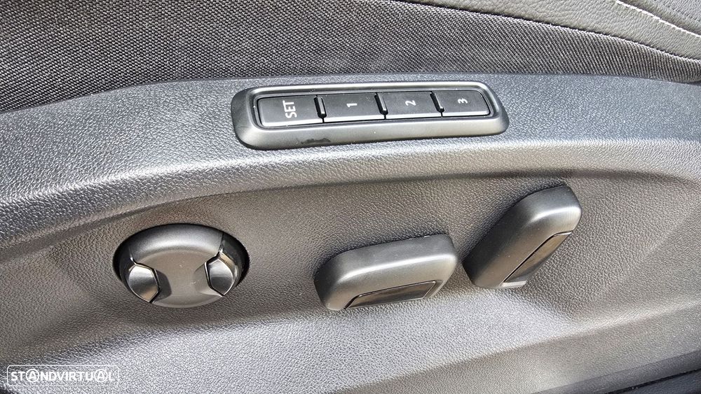 VW Tiguan 1.4 TSI eHybrid R-Line DSG - 52