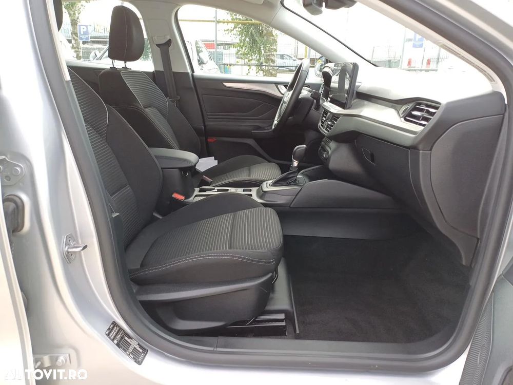 Ford Focus 1.0 EcoBoost Titanium - 24