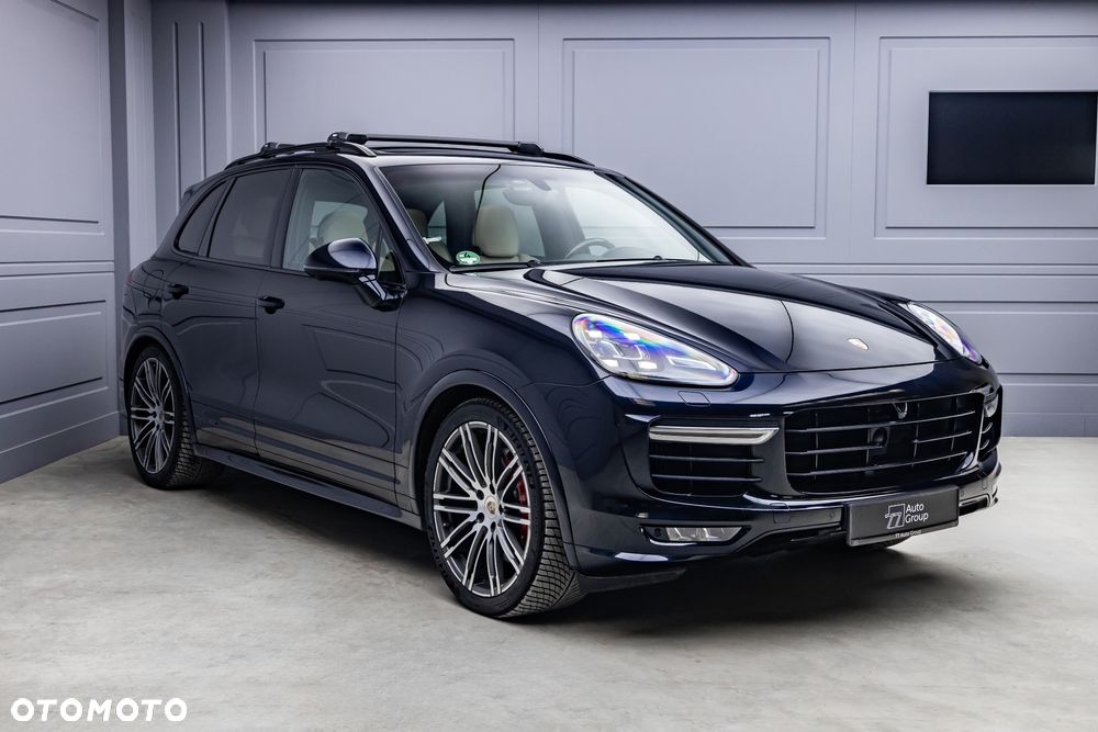 Porsche Cayenne - 4