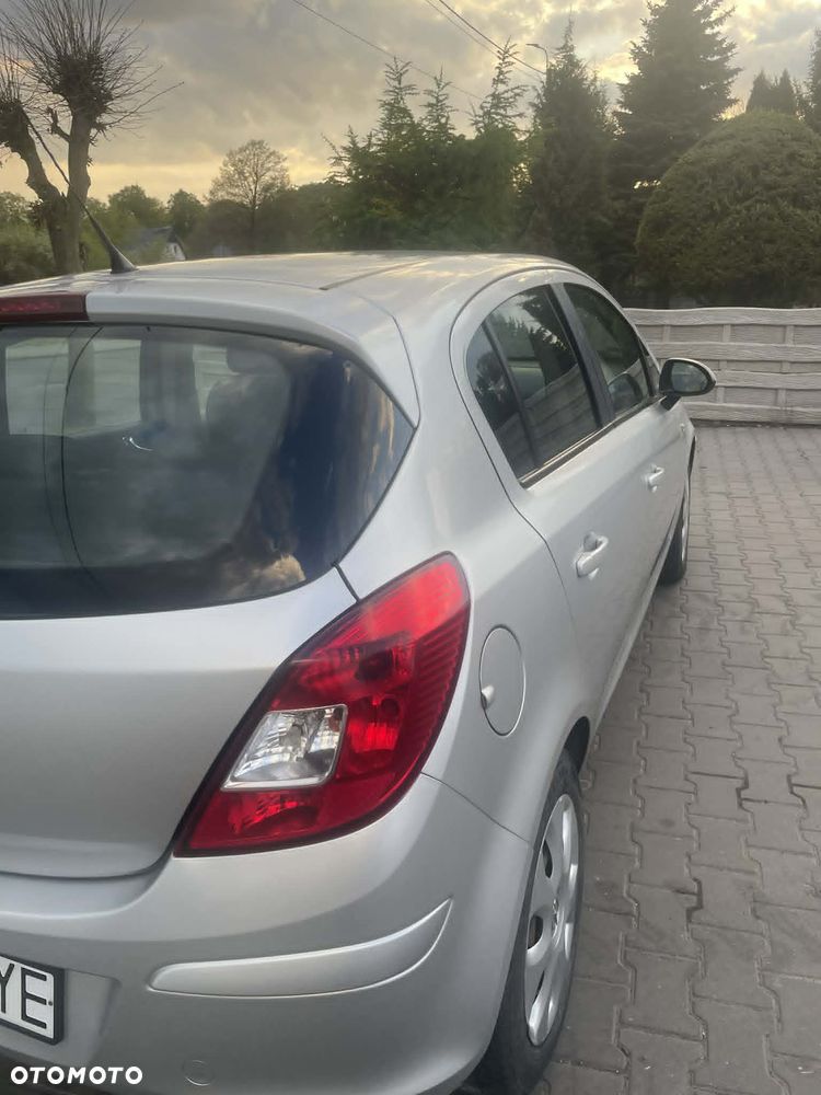 Opel Corsa 1.2 16V Enjoy - 10