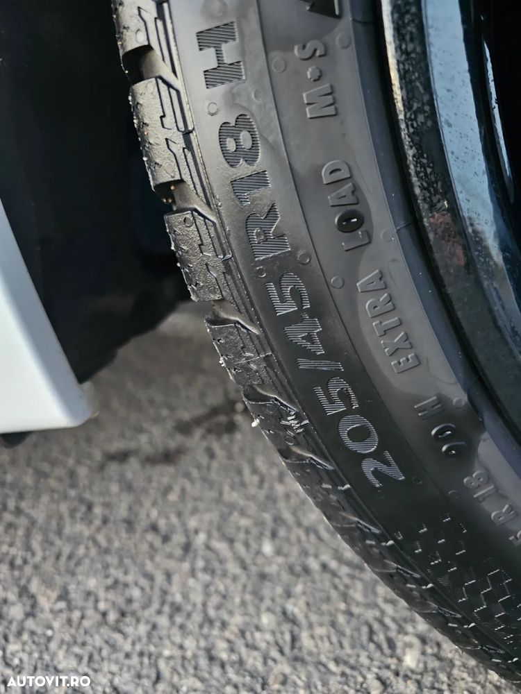BMW Seria 1 120i AT - 12