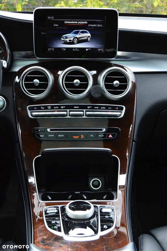 Mercedes-Benz GLC 300 4Matic 9G-TRONIC AMG Line - 36