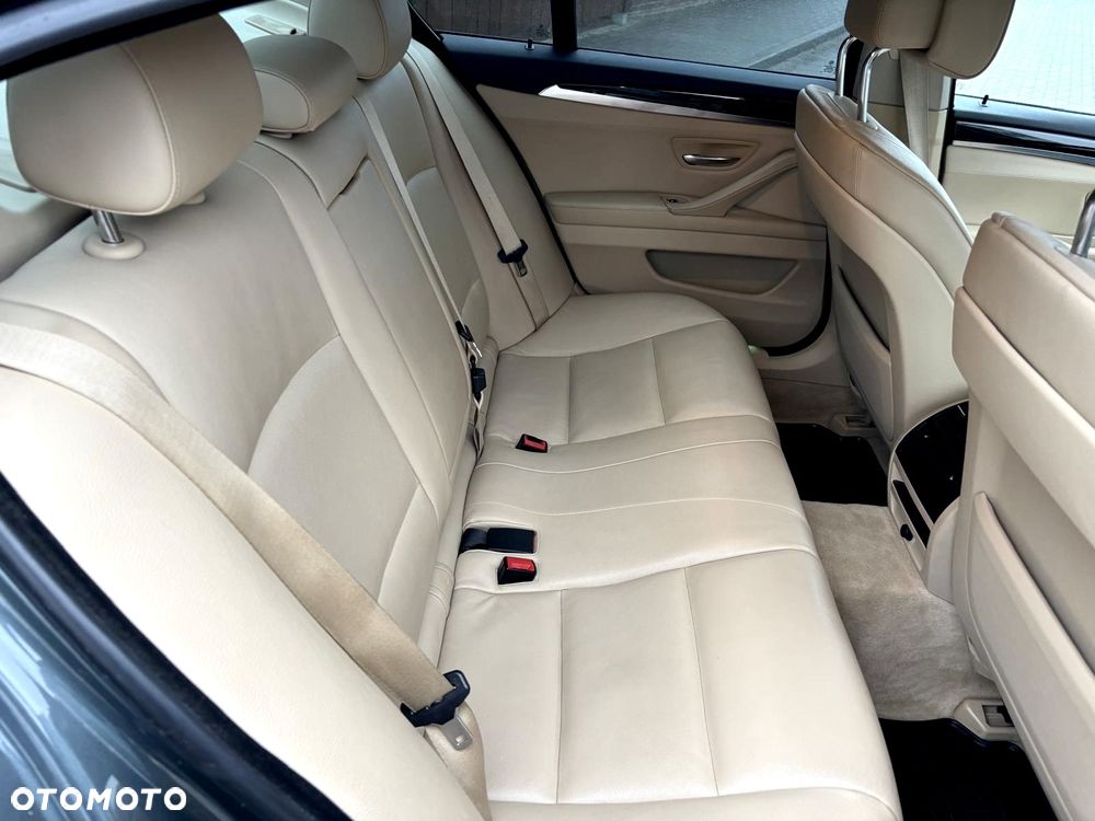 BMW Seria 5 535i Luxury Line - 14