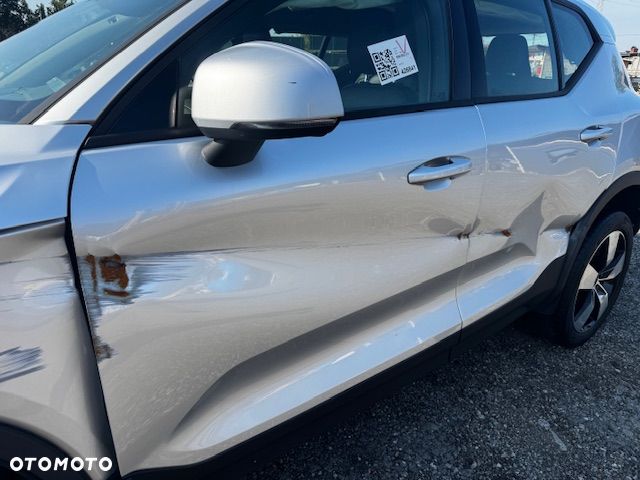 Volvo XC 40 D4 AWD Geartronic Momentum - 21