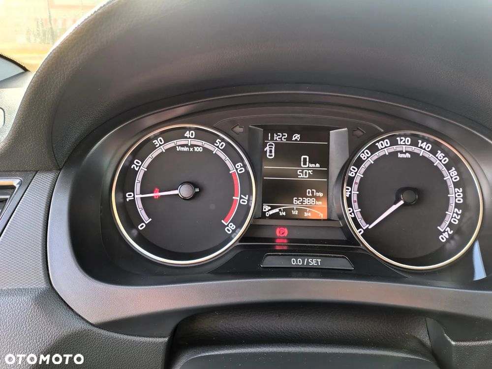 Skoda RAPID 1.0 TSI Active - 21