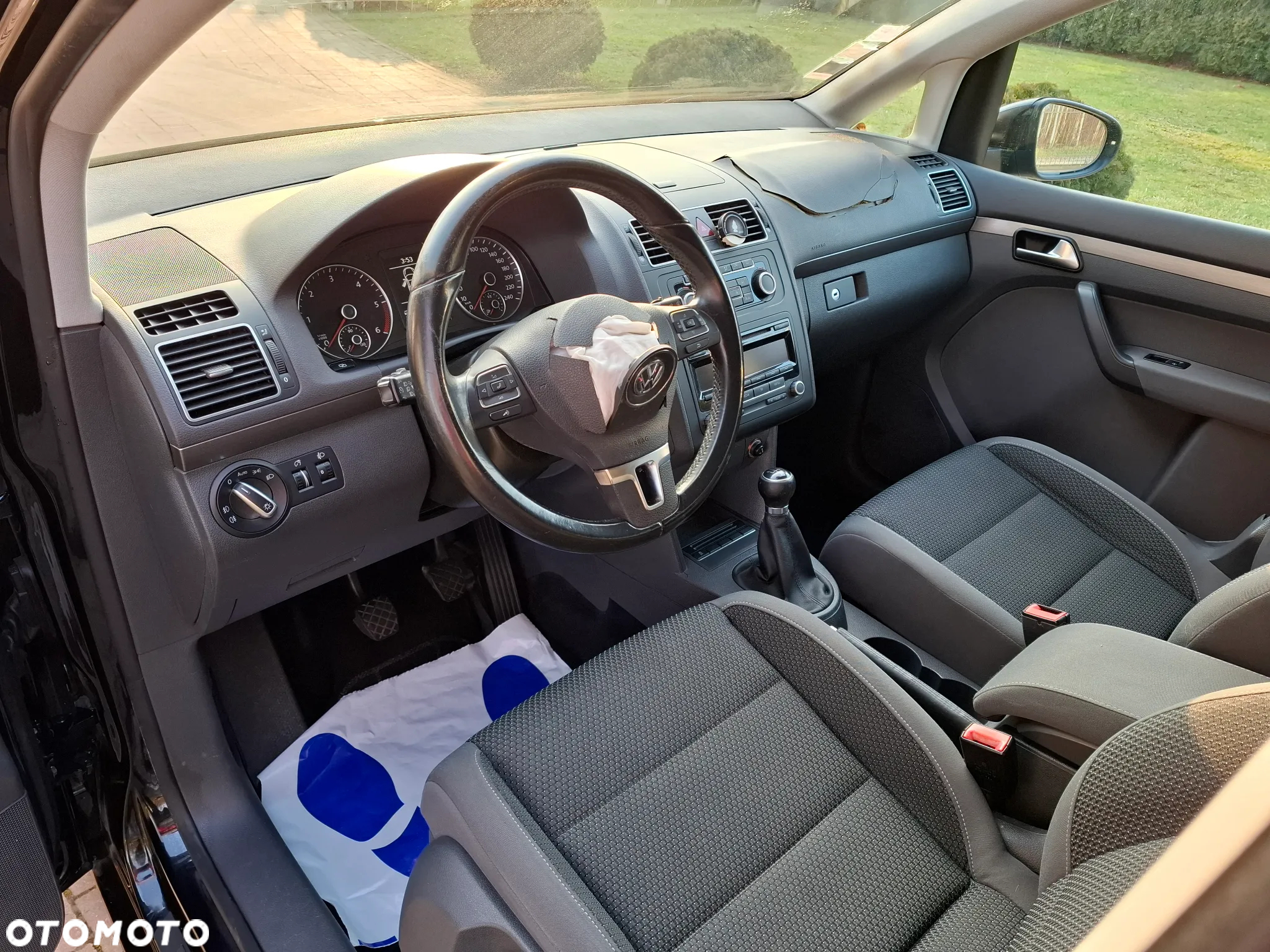 Volkswagen Touran - 16