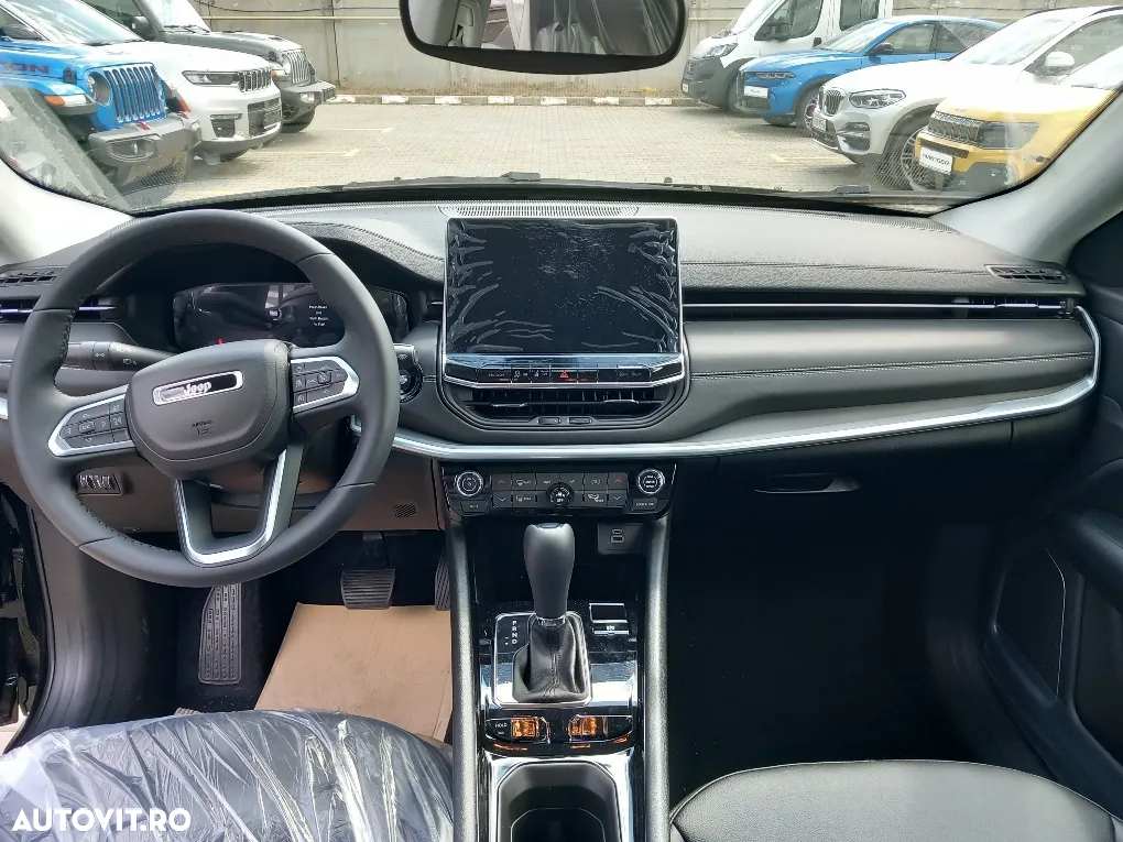 Jeep Compass - 12