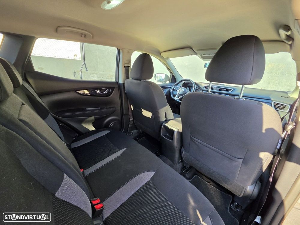 Nissan Qashqai 1.5 dCi N-Connecta - 10
