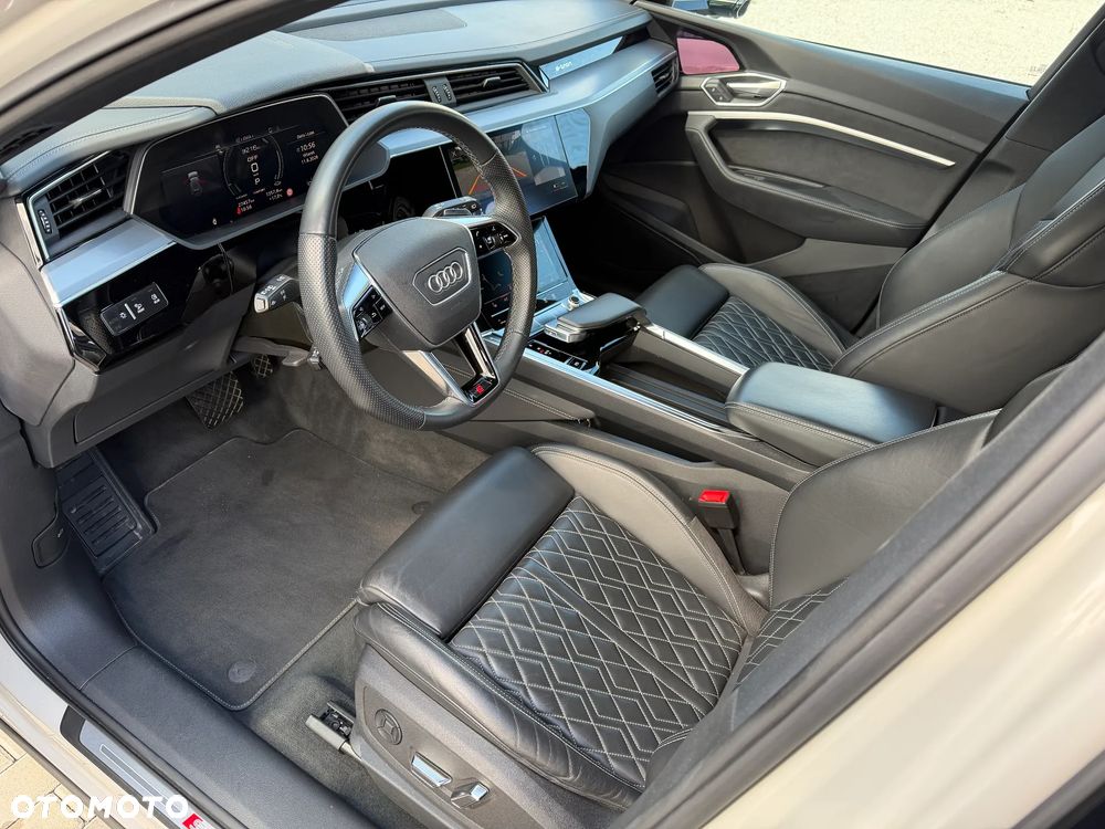 Audi e-tron - 15