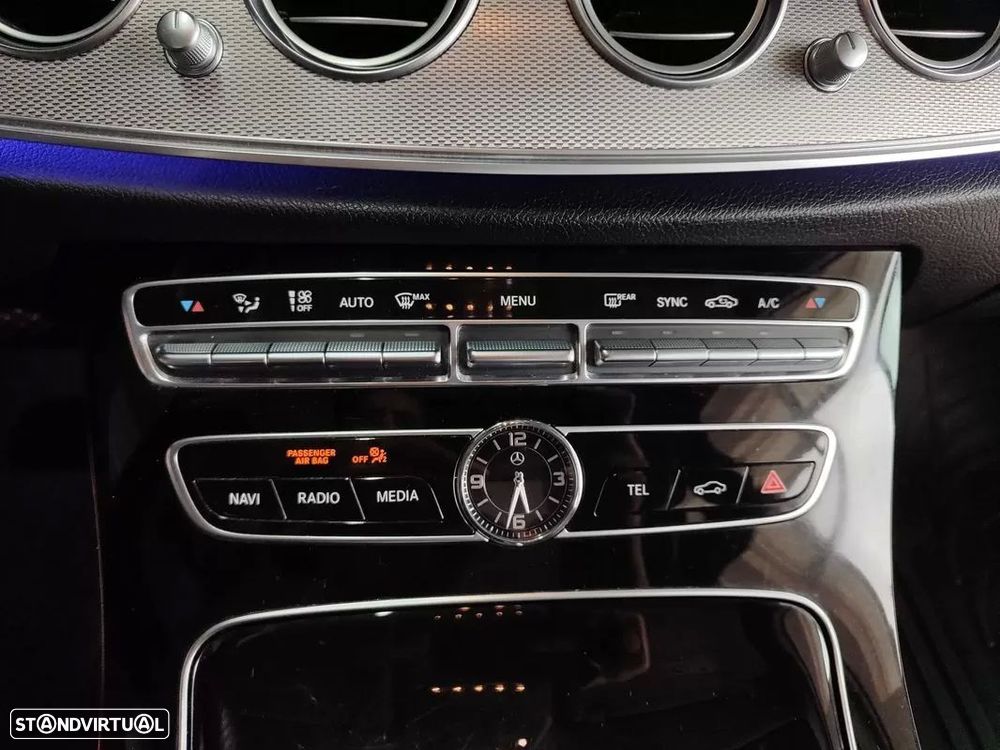 Mercedes-Benz E 220 d 4Matic 9G-TRONIC Avantgarde - 33