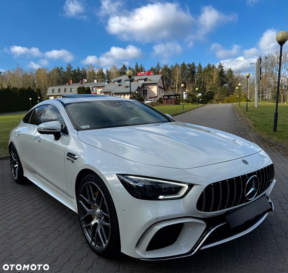Mercedes-Benz AMG GT - 4