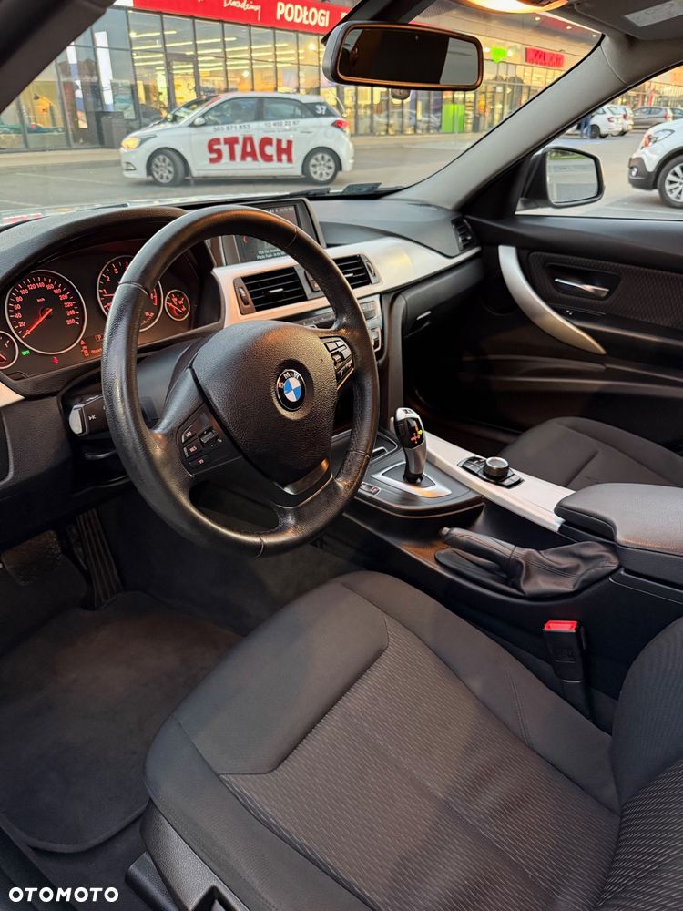 BMW Seria 3 320i Advantage - 10