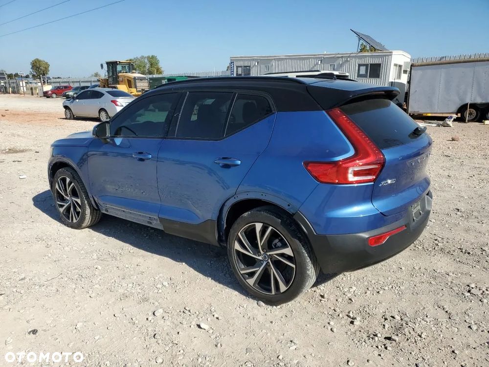 Volvo XC 40 T5 AWD R-Design - 3