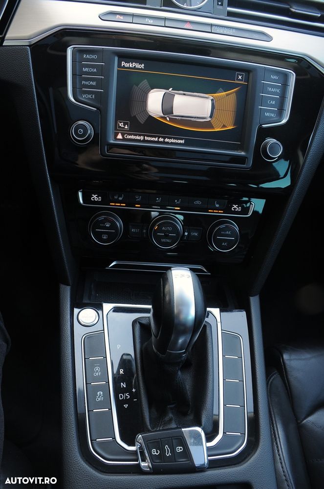 Volkswagen Passat Variant 2.0 TDI DSG Comfortline - 13