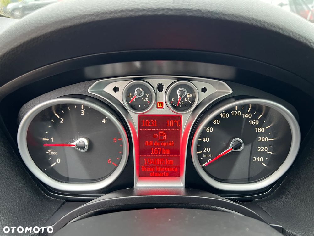 Ford Kuga 2.0 TDCi 2x4 Titanium - 32