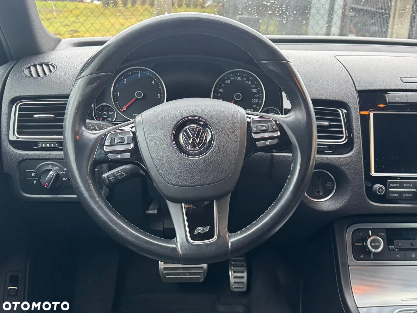 Volkswagen Touareg 3.0 V6 TDI BMT R-Style - 11