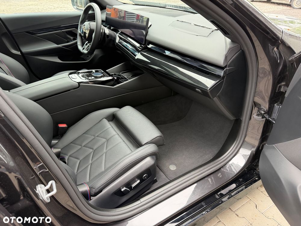 BMW Seria 5 520d xDrive - 7