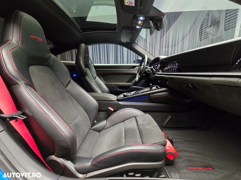 Porsche 911 4 GTS PDK - 29