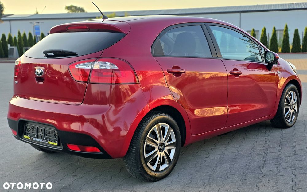 Kia Rio - 4