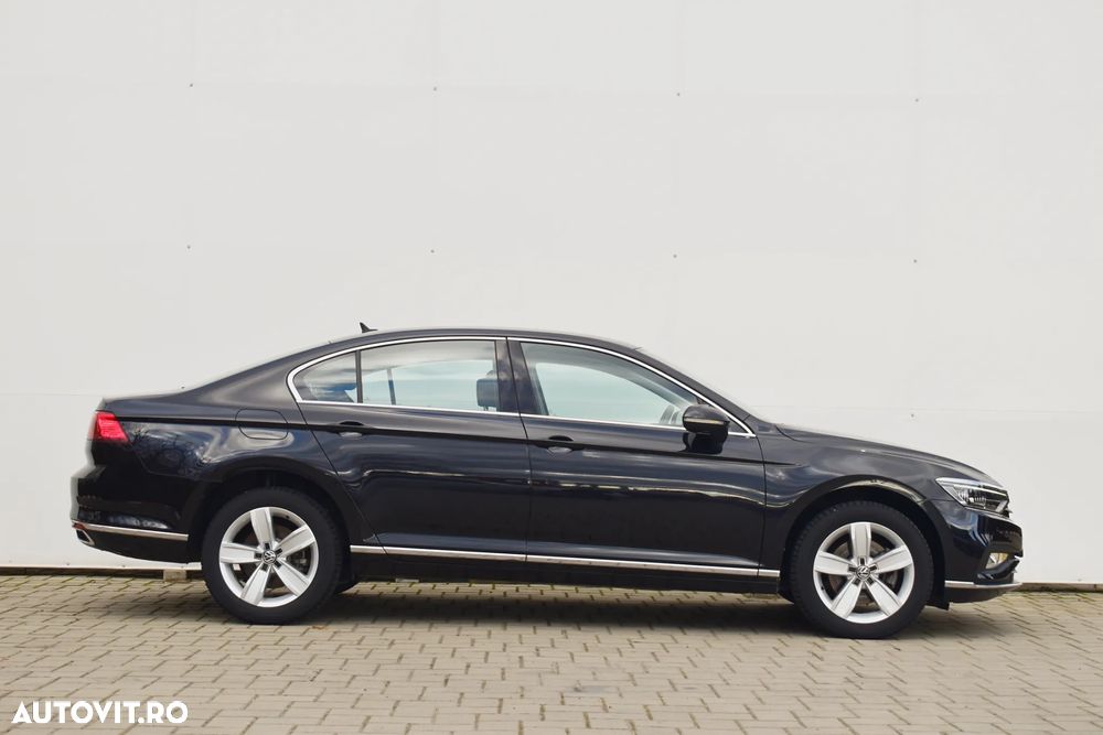 Volkswagen Passat 2.0 TDI DSG Highline - 14