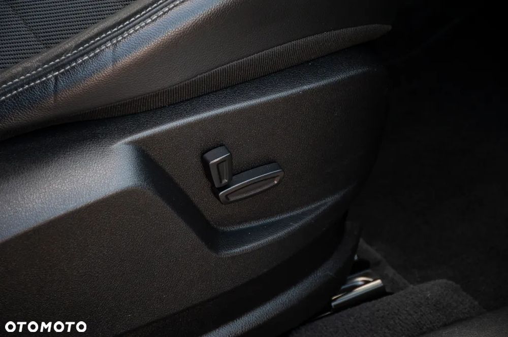 Ford S-Max 2.0 TDCi DPF Titanium X - 38