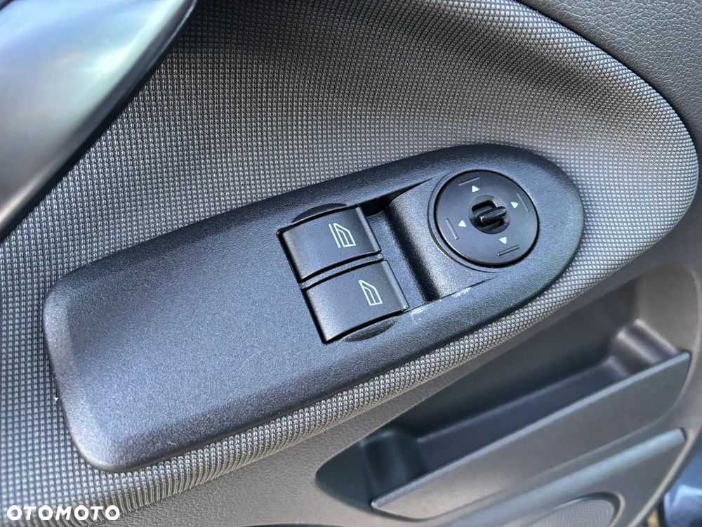 Ford C-MAX 1.6 TDCi DPF Ambiente - 27