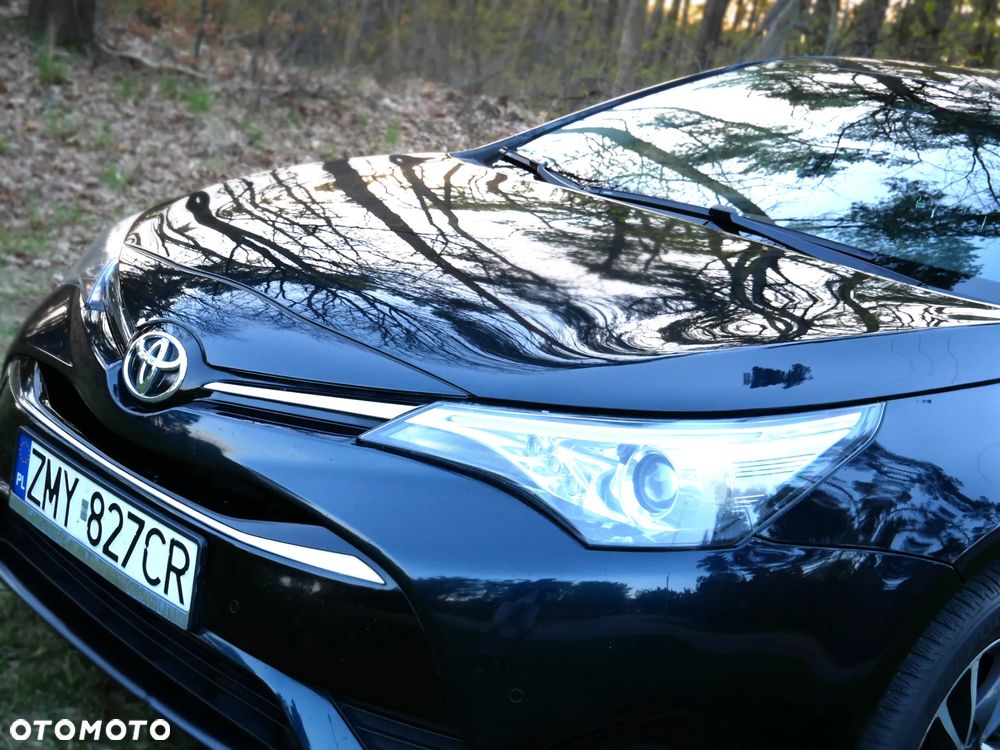 Toyota Avensis 1.8 Premium - 30