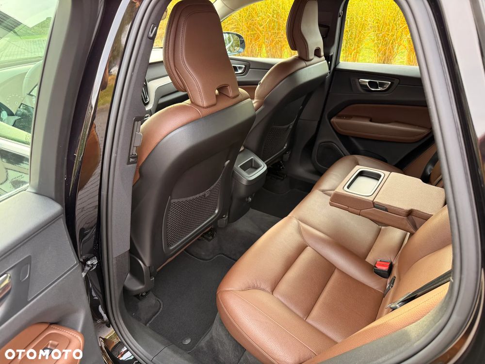 Volvo XC 60 B4 D AWD Geartronic Inscription - 32