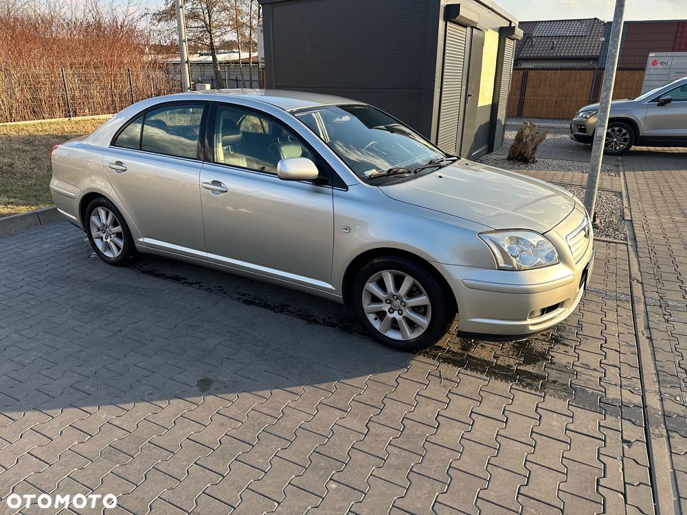 Toyota Avensis 1.8 VVT-i Sol - 10