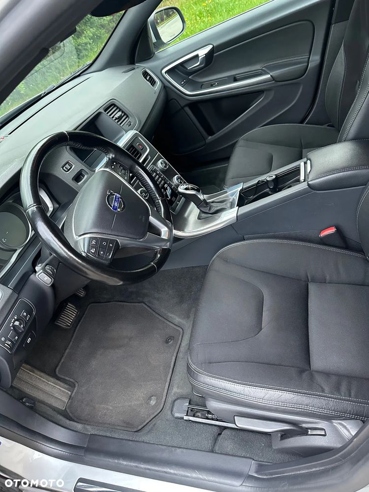 Volvo V60 D4 Drive-E Momentum - 9