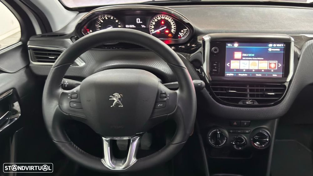 Peugeot 2008 1.2 PureTech Allure - 11