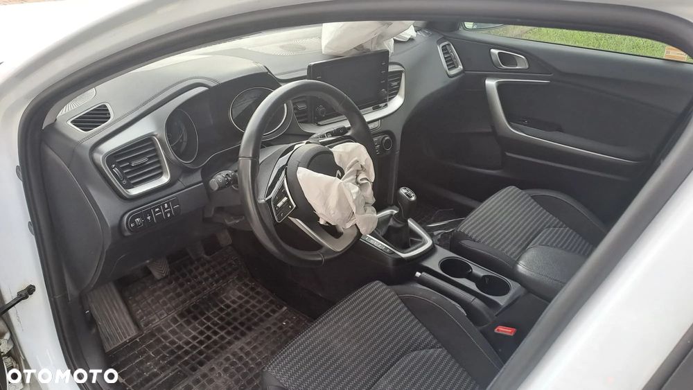 Kia Ceed 1.5 T-GDI M - 8