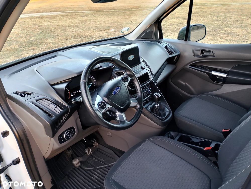 Ford Transit Connect - 19
