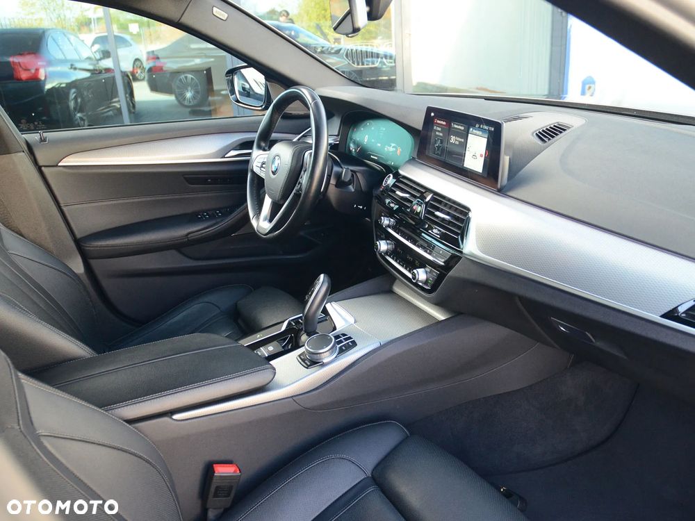 BMW Seria 5 530i GPF xDrive M Sport sport - 28