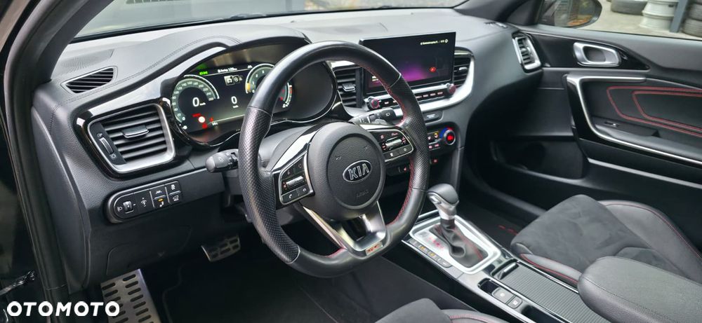 Kia ProCeed 1.6 T-GDI DCT7 OPF GT - 17